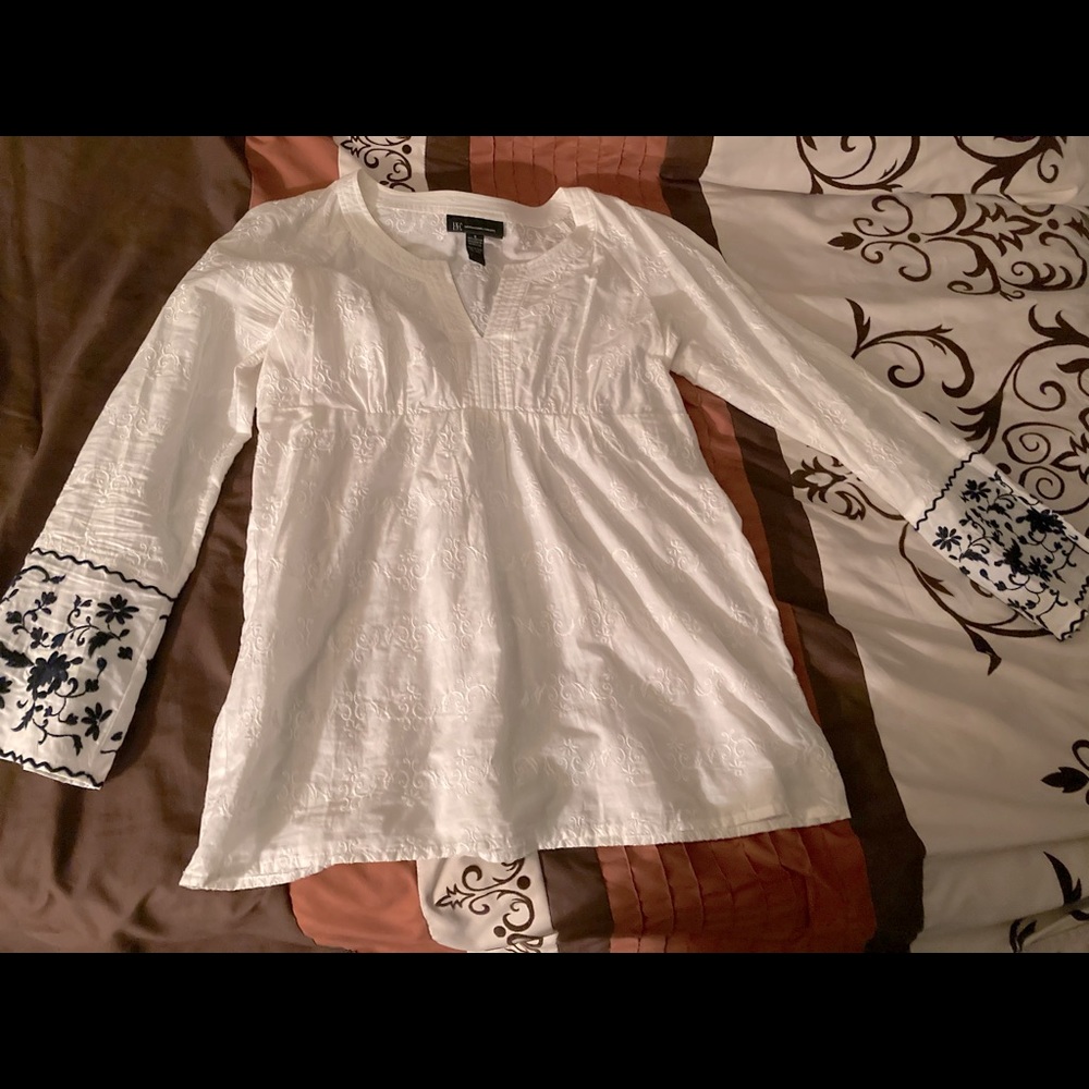 Inc brand white embroidered top size 8